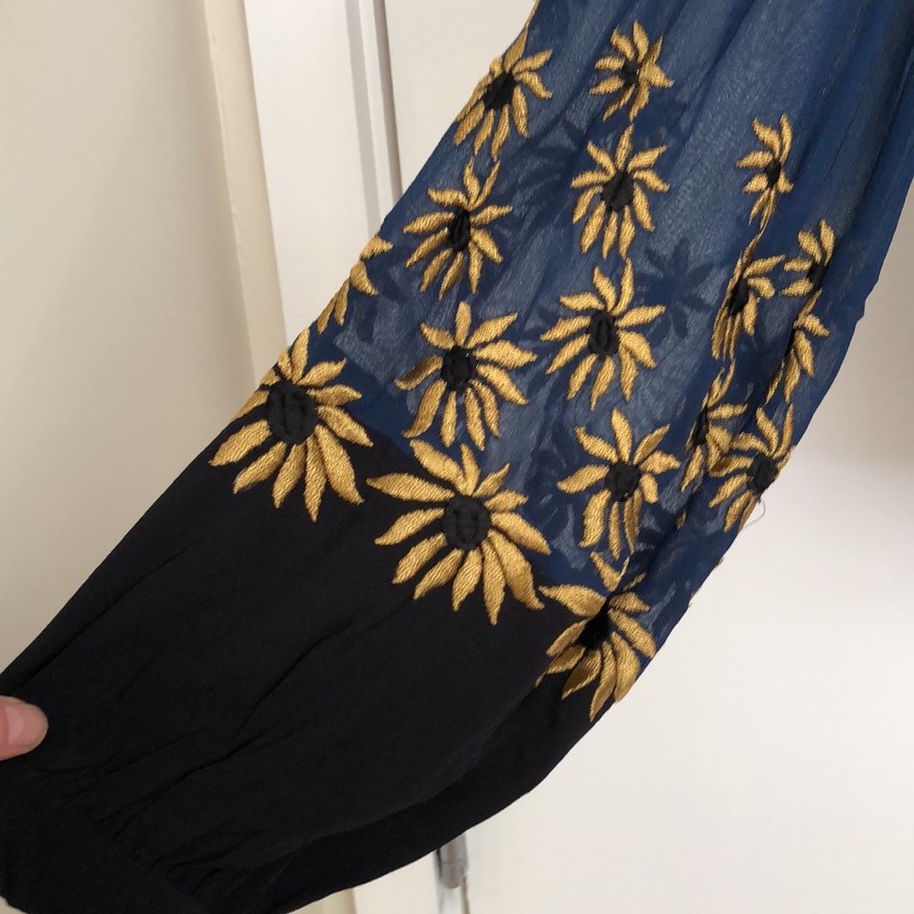 Free People blouse size L black/navy w/ gold embroidery- new! Never worn - Picture 3 of 5